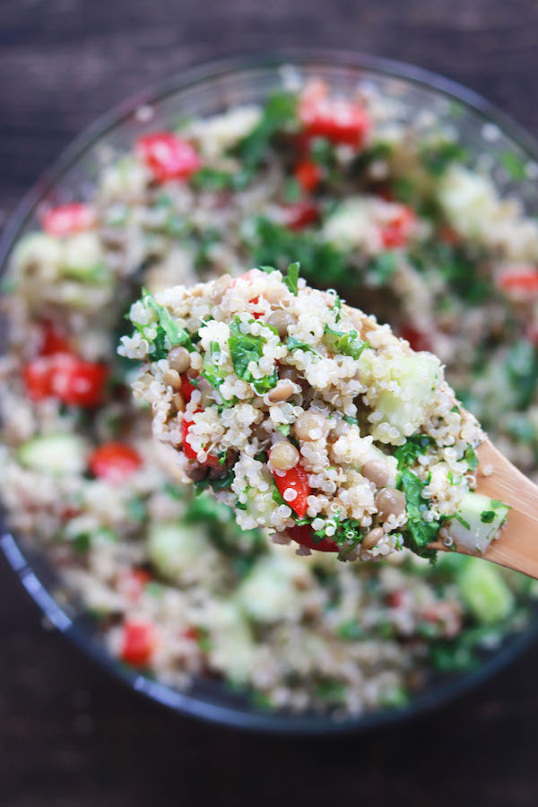 This quinoa lentil salad is a summery blend of fresh vegetables, lentils and cilantro. It is vegan, vegetarian and gluten free! Great for meal prep. #vegan #Vegetarian #glutenfree #coldsalad #mealpreplunches #easymealprep | mealswithmaggie.com